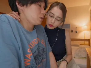 Cô giáo dạy trà nghệ thuật đi tất và giày cao gót gợi cảm đến nhà tôi dạy và bị dụ dỗ quan hệ tình dục