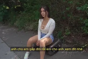 Thấy má kế trẻ khá nhút nhát chuyện tình dục, cậu con trai ra tay huấn luyện
